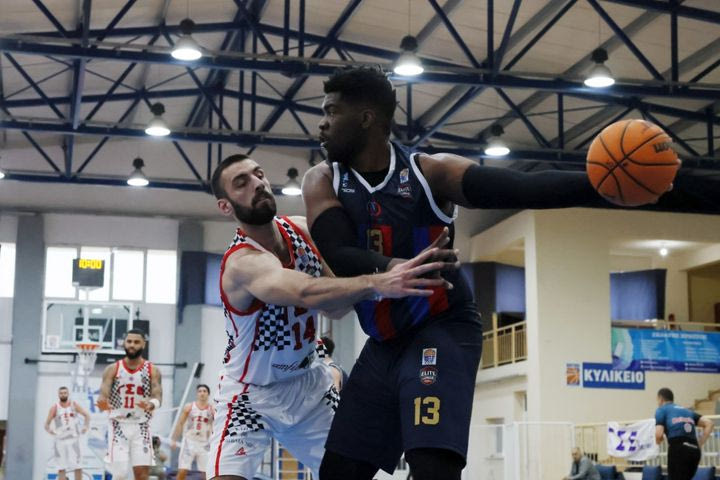 Elite League: Οκεκουόγεν και Πουλιανίτης οδήγησαν τα Τρίκαλα σε “διπλό” στην Ελευθερούπολη, η Μεγαρίδα διέλυσε τον Ερμή Σχηματαρίου, ο Ηρακλής λύγισε τη Νήαρ Ηστ