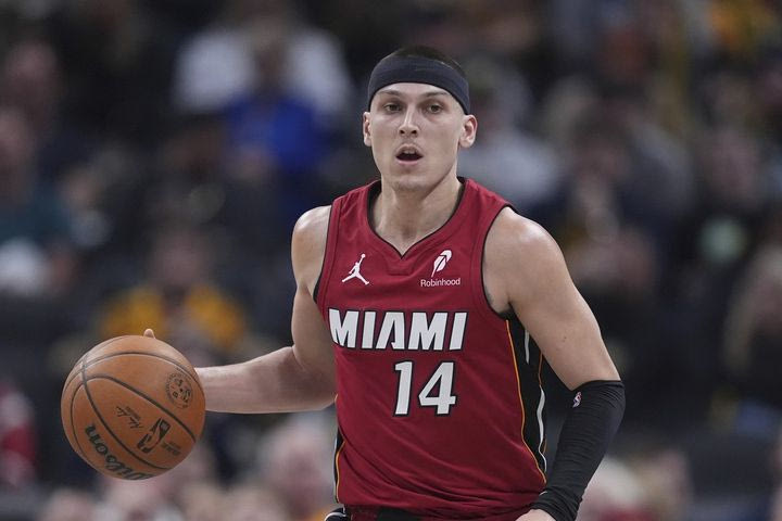 NBA: Οι Χιτ επιβίωσαν στην δεύτερη παράταση κόντρα στους Μάτζικ με Χίρο και Αντεμπάγιο