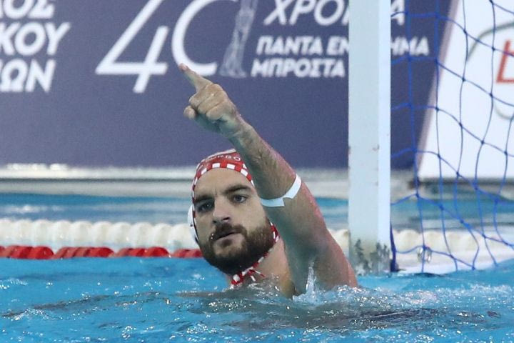 Σαβόνα – Ολυμπιακός 11-14 πεν (11-11 κ.δ.): Ο Τζωρτζάτος ύψωσε τείχος, ολοκλήρωσε την τεράστια ανατροπή και έδωσε την πρωτιά στους “ερυθρόλευκους”