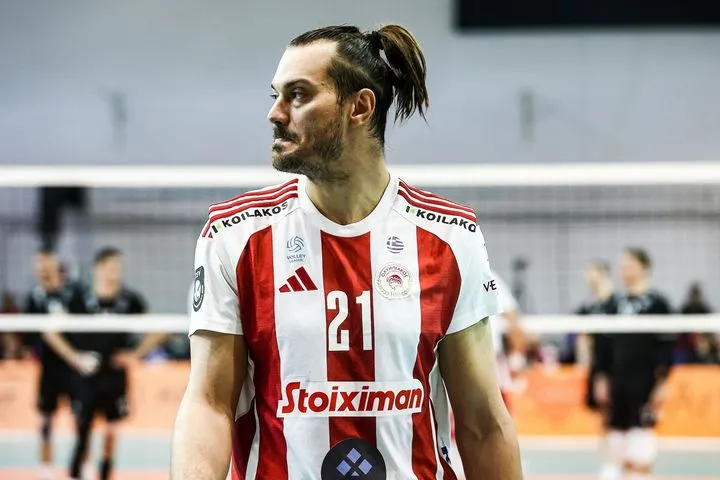 League Cup Νίκος Σαμαράς: Η Χρυσή Βίβλος μετά την κατάκτηση του τίτλου από τον Ολυμπιακό