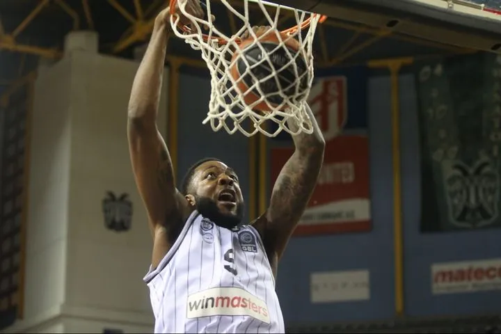 Η Καρδίτσα έκλεισε Ντεβόντε Άπσον