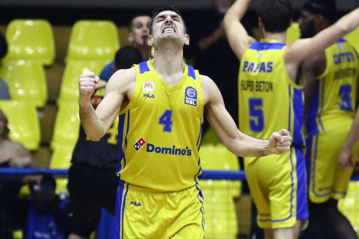 Περιστέρι – ΑΕΚ Betsson 89-82: Η ομάδα του Λιμνιάτη επέστρεψε από το -14 και πανηγύρισε σπουδαία νίκη