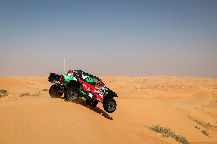 Μόλις 61 χιλιόμετρα χωρίζουν τους Αλ Ραζί και Σάντερς από τη νίκη στο Ντακάρ