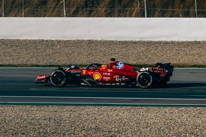 Ατύχημα του Χάμιλτον στις δοκιμές της Ferrari στη Βαρκελώνη