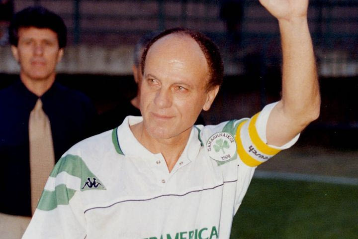 Δομάζος, το μήνυμα από τις κόρες του: “Ας είναι αναπαυμένη η ψυχούλα του εκεί ψηλά”