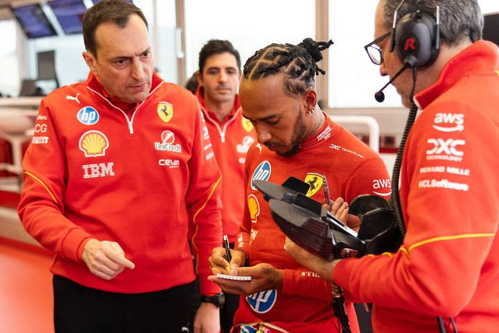 Χάμιλτον: “Έκανα το σωστό με τη Ferrari, είναι μεγαλύτερο ρίσκο να μείνεις κάπου που νιώθεις βολεμένος”