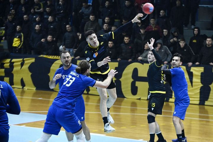 Πανελλήνιος – ΑΕΚ 19-43: Άνετη πρόκριση στο Final-4 του Κυπέλλου