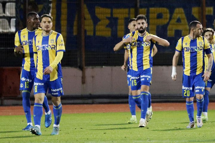 Λεβαδειακός – Αστέρας AKTOR 1-2: Ανατροπή στη Λιβαδειά στο 90+4′ με τον Μακέντα να εκτελεί από τα 11 βήματα