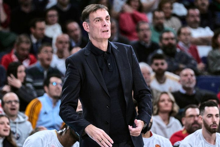 Μπαρτζώκας: “Έχουμε παίκτες με προσωπικότητα, που πληρώνονται για κάνουν τη δουλειά, όχι απλά για να παίζουν μπάσκετ”