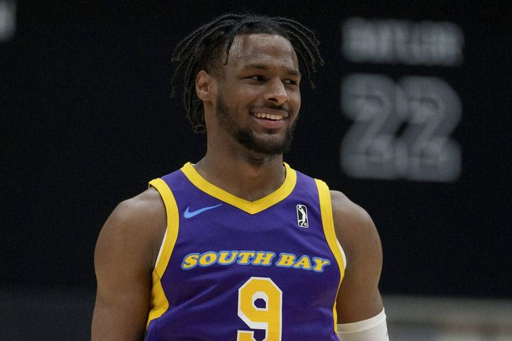 Ο Μπρόνι Τζέιμς είχε βραδιά καριέρας στην G-League και μαγνήτισε τα βλέμματα καρφώνοντας με “άρωμα” ΛεΜπρόν