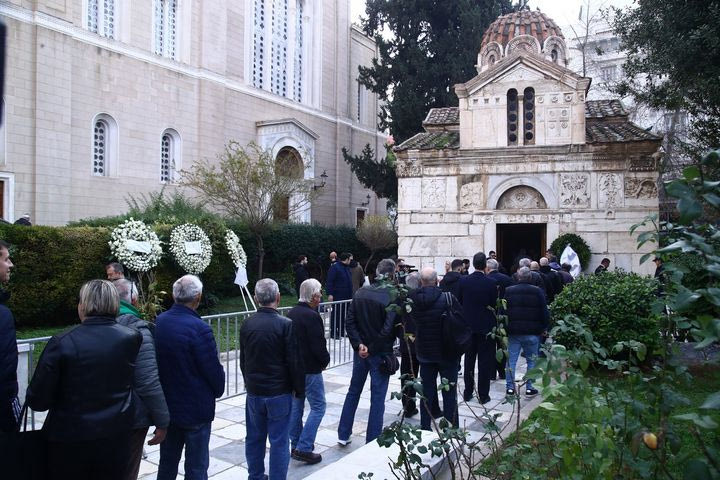 Μίμης Δομάζος: Σε λαϊκό προσκύνημα στη Μητρόπολη η σορός του Στρατηγού