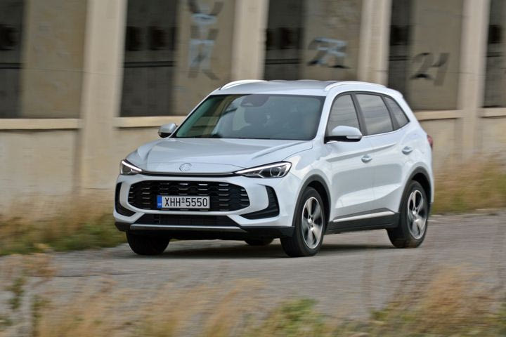 Οδηγούμε και εντυπωσιαζόμαστε από το νέο MG ZS Max Hybrid+: SUV στα 1.500 κυβικά, με 197 άλογα και φοβερή τιμή