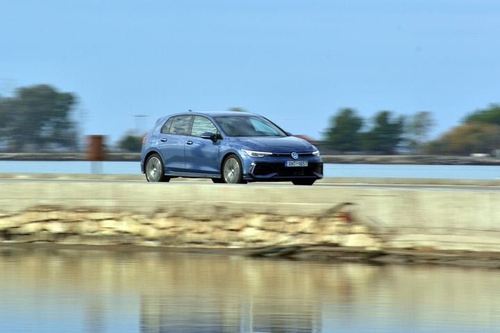 Οδηγούμε το διαχρονικά αξιόλογο VW Golf στην πολύ ικανή ήπια υβριδική του εκδοχή με τους 150 ίππους