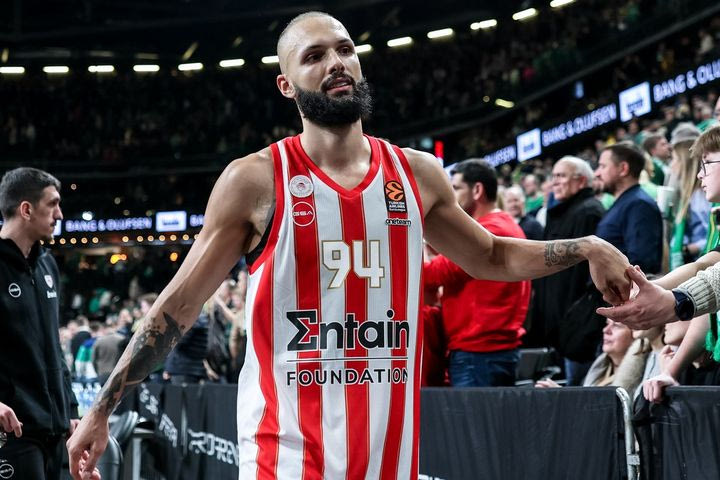 Δεν χάνει από τη Ζάλγκιρις: Ο Ολυμπιακός διεύρυνε το νικηφόρο σερί του κόντρα στους Λιθουανούς