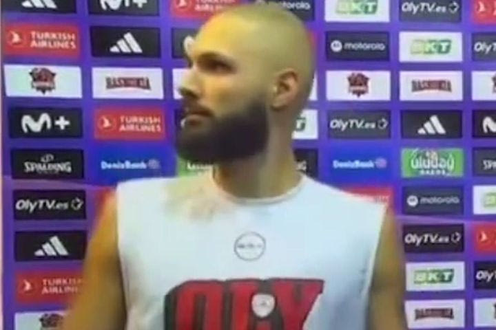 Φουρνιέ σε τρελά κέφια: Το ξεκαρδιστικό χορευτικό του, αφιερωμένο στον κόουτς Μποζίκα