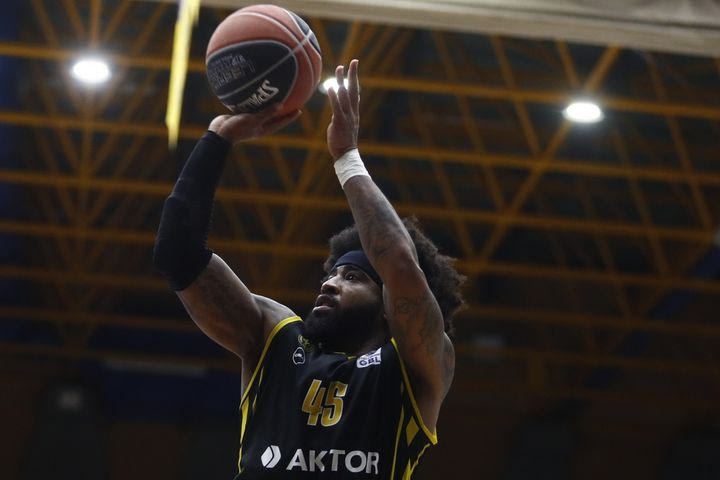 Περιστέρι – Μαρούσι 81-86: Ο ένας πήρε το διπλό, ο άλλος κράτησε τη διαφορά και ανησυχεί για Αβδάλα