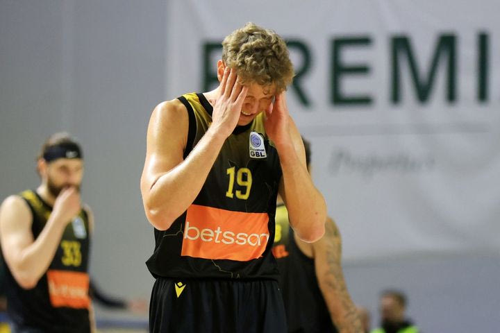 ΑΕΚ Betsson: Αμφίβολοι για το ματς με τη Βίρτσμπουργκ οι Κουζμίνσκας, Καράμπελας και Αρσενόπουλος