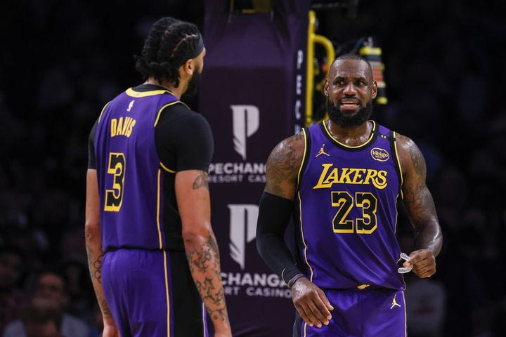 NBA: ΛεΜπρόν και Ντέιβις πλήγωσαν τους Χιτ, νίκη με 117-108 των Λέικερς