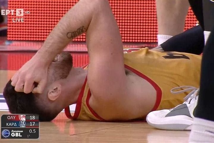 Ολυμπιακός – Καρδίτσα: Ο Βιλντόσα γύρισε τον αστράγαλό του και ο Μπαρτζώκας πετάχτηκε από την καρέκλα του