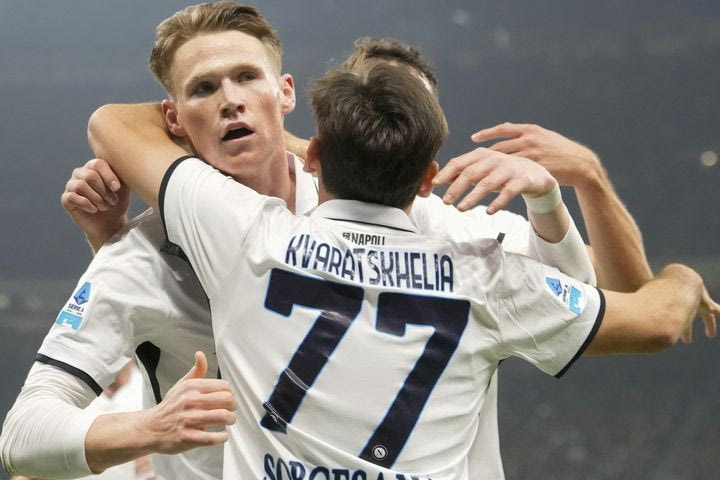 Νάπολι – Βερόνα 2-0: Η πρωτοπόρος κράτησε την απόσταση από τους διώκτες της