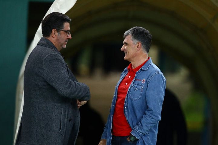 Παναθηναϊκός – Ολυμπιακός: Ο Βιτόρια είχε θερμό τετ-α-τετ με τον Μεντιλίμπαρ στο ΟΑΚΑ