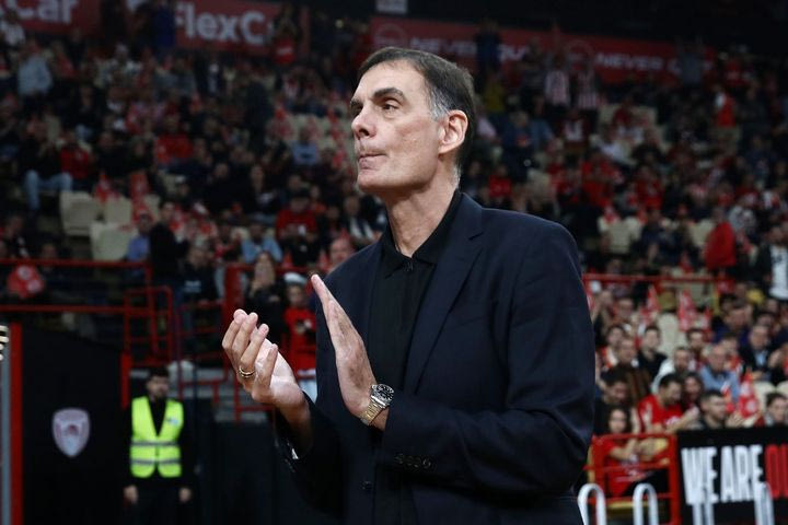 Μπαρτζώκας: “Θα μπορούσα να αφήσω τον Βεζένκοβ περισσότερο, αλλά μερικές φορές κάνω το αντίθετο από αυτό που θέλει ο κόσμος”
