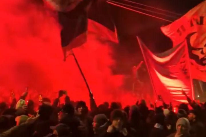 Νάπολι: Αποθεωτική υποδοχή στο αεροδρόμιο μετά από το τεράστιο διπλό επί της Αταλάντα