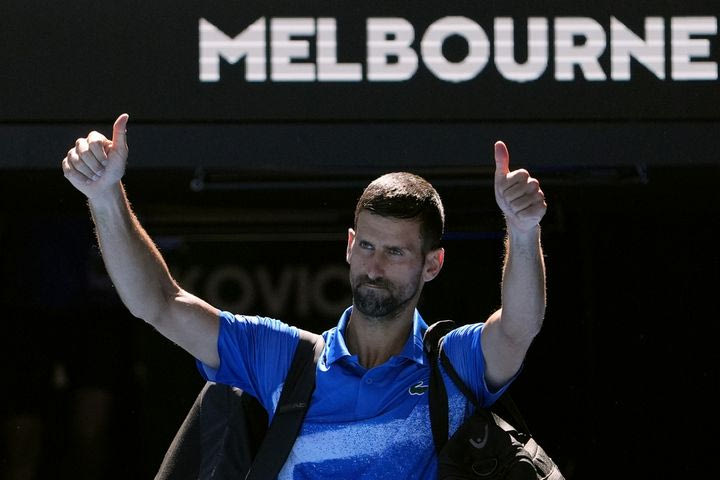 Τζόκοβιτς – Ζβέρεφ: Άδοξο φινάλε στην ημιτελική μάχη του Australian Open, ο Σέρβος εγκατέλειψε λόγω τραυματισμού, στον τελικό ο Γερμανός