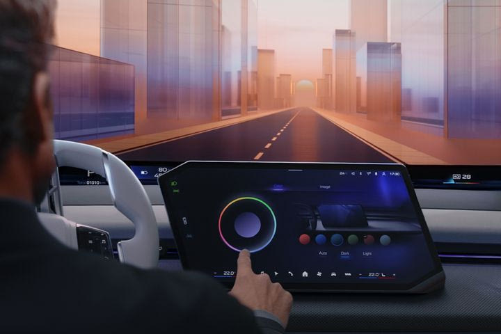 H BMW μας καλεί να ξεχάσουμε ότι ξέρουμε για το ταμπλό- Το νέο Panoramic iDrive αλλάζει τα δεδομένα