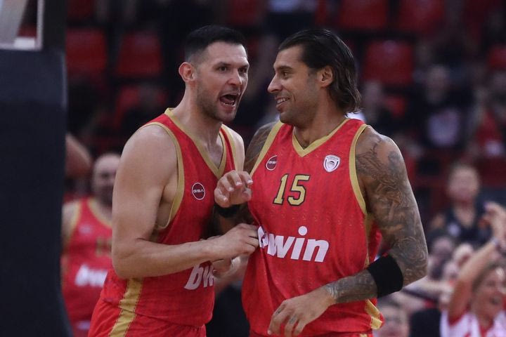 Σπανούλης, Πρίντεζης και Τόμιτς αποθέωσαν και τρόλαραν τον Παπανικολάου: “Θα στείλω επιστολή στην Ευρωλίγκα που αύξησε τους αγώνες και πλέον μας περνάει το κάθε… γατάκι”