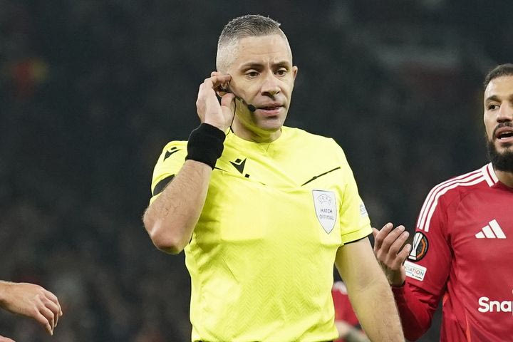 Europa League: Αυτοί είναι οι διαιτητές των αγώνων του Ολυμπιακού και του ΠΑΟΚ