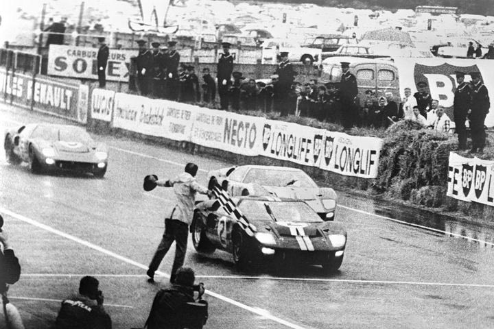 Η θρυλική μονομαχία Ferrari-Ford στο ΛεΜάν θα αναβιώσει, μετά από έξι δεκαετίες, το 2027