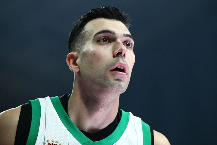 Ο εφτάστερος, ο εφτάψυχος και το ρεσάλτο του Σλούκα