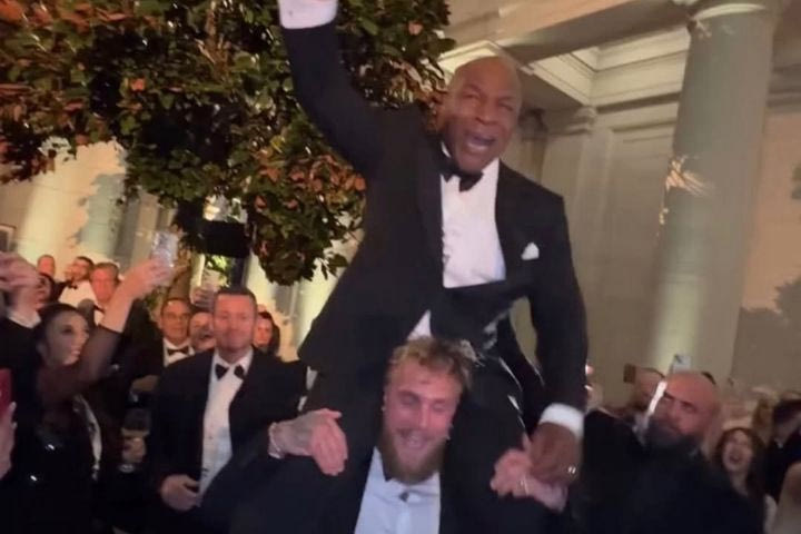 Ο Τζέικ Πολ και ο Μάικ Τάισον έκλεψαν την παράσταση στην ορκωμοσία του Ντόναλντ Τραμπ