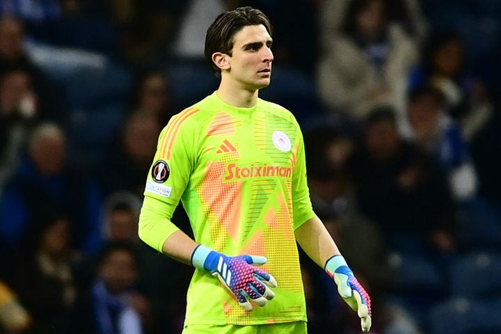 Ολυμπιακός, μεταγραφές: Η Γαλατασαράι καλοβλέπει τον Τζολάκη, αλλά ο διεθνής τερματοφύλακας απασχολεί μεγαλύτερα πορτοφόλια