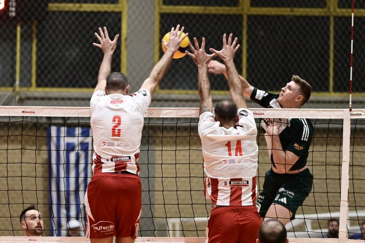 Volley League ανδρών: Το ντέρμπι μεταξύ Ολυμπιακού και Παναθηναϊκού κρίνει την πρωτιά στην κανονική περίοδο