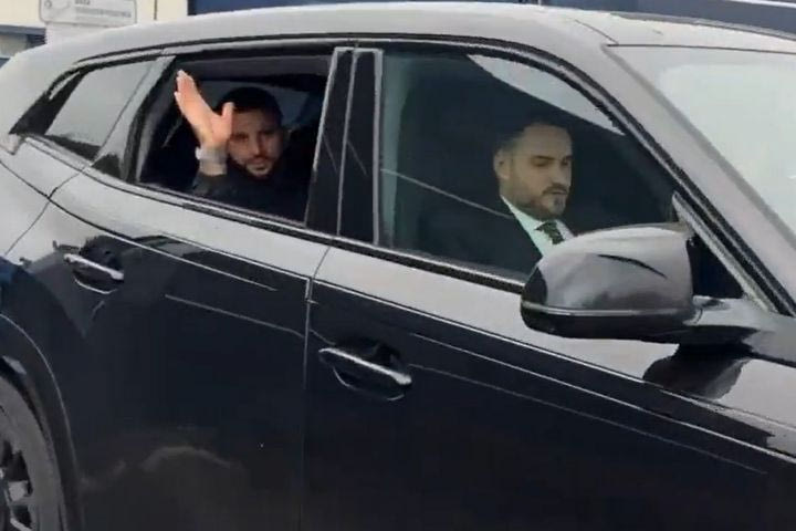 Μίλαν: Ο Γουόκερ έφτασε στο Μιλάνο για να υπογράψει στους ροσονέρι