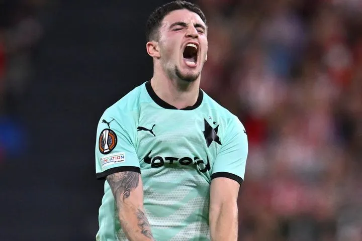 Χρήστος Ζαφείρης: Εκτός ενδεκάδας για τη Σλάβια ο διεθνής χαφ στο παιχνίδι με τη Γιάμπλονετς