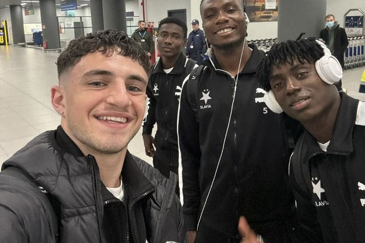 Σλάβια Πράγας: Η άφιξη στην Ελλάδα και η selfie του Ζαφείρη