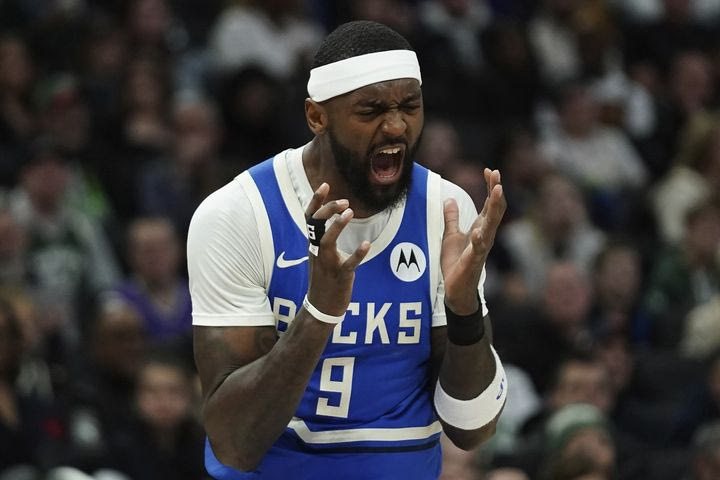 Χοκς – Μπακς 115-110: Ήττα χωρίς Αντετοκούνμπο, στο ντεμπούτο του Κάιλ Κούζμα