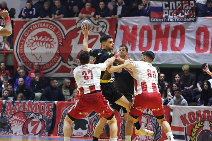 Οι παίκτες στο Ολυμπιακός - ΑΕΚ