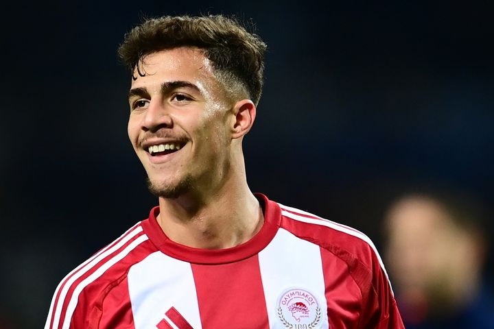 Ολυμπιακός: Το μεγάλο αφιέρωμα του “Goal” στον Μπάμπη Κωστούλα, “ο νέος Φιρμίνο”