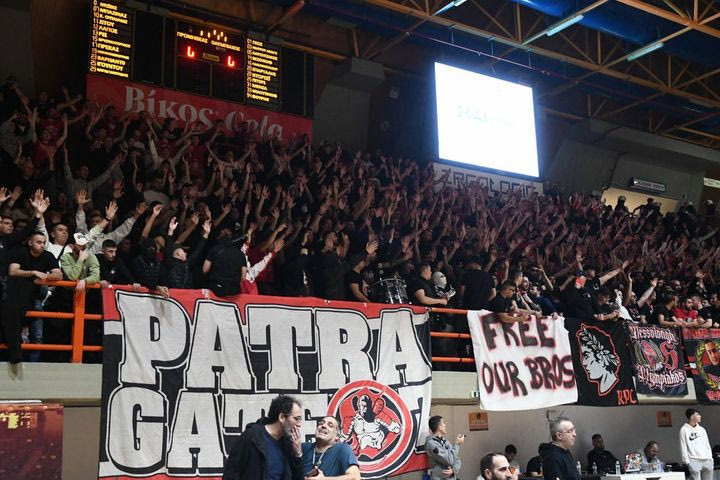 Από τη Λιβαδειά μέχρι την Πάτρα: “Μουζακίτης οε, οε, οε” στο Προμηθέας – Ολυμπιακός μετά το γκολ του 18χρονου αστέρα
