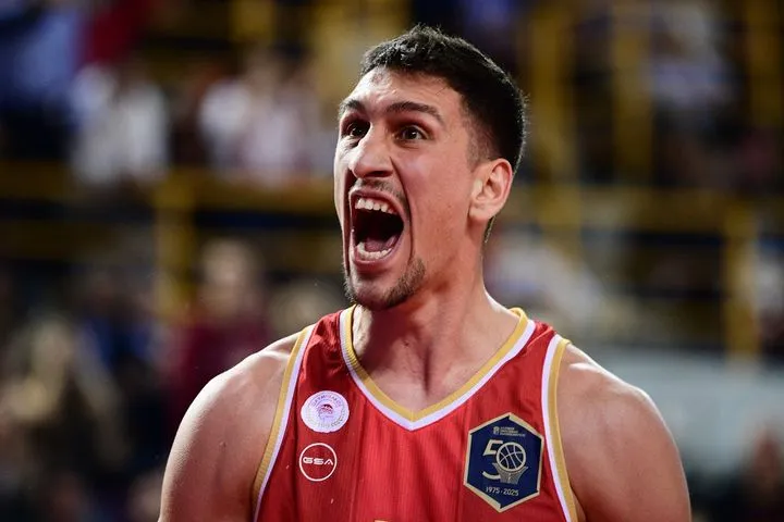 Πώς ο Ολυμπιακός έπεσε στη λούμπα που εκείνος άνοιξε