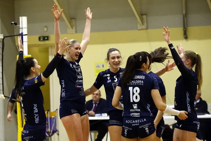 ΑΟ Θήρας – Παναθηναϊκός 3-2: Αλύγιστη η ομάδα της Σαντορίνης, άφησε εκτός Final Four τις πράσινες