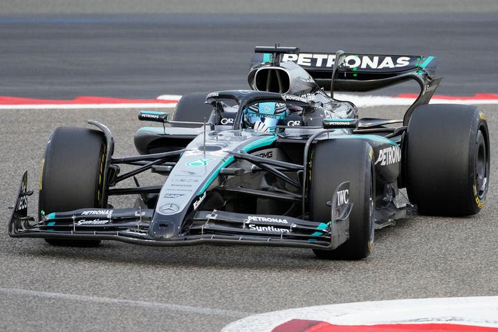 O Ράσελ και η Mercedes ταχύτεροι στην αυλαία των δοκιμών του Μπαχρέιν