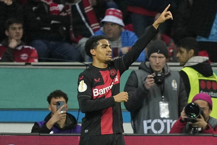 Bundesliga: Επέστρεψε στις νίκες η Λεβερκούζεν, χωρίς νικητή η ελληνική μονομαχία Μασούρα-Κουλιεράκη, ασίστ ο Γιαννούλης στην τριάρα της Άουγκσμπουργκ