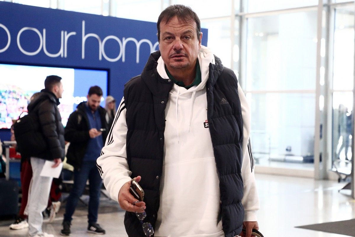 Ο Αταμάν στην αναχώρηση του Παναθηναϊκού για το παιχνίδι με τη Βιλερμπάν