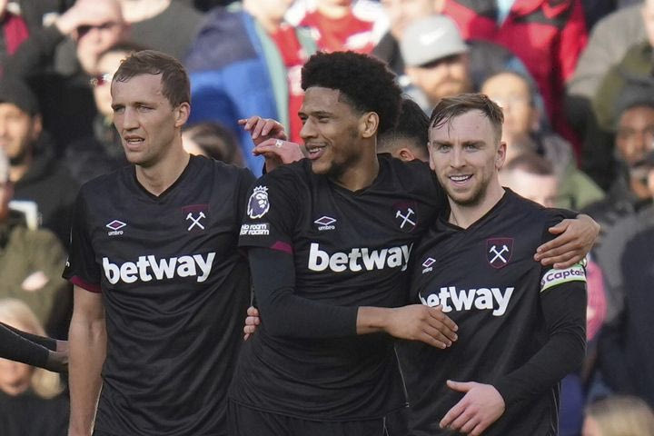 Premier League: Ο Μπόουεν έβαλε τέλος στο αήττητο σερί 15 αγώνων της Άρσεναλ, συνέτριψε με τεσσάρα την Ίπσουιτς η Τότεναμ