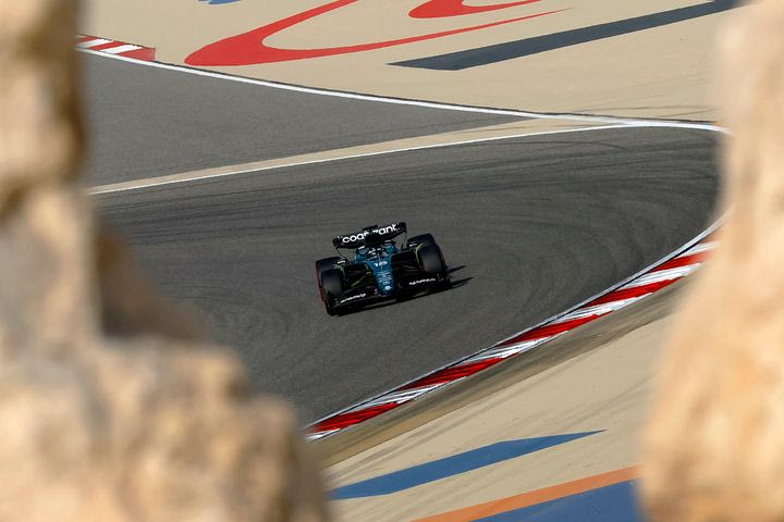 Μια αλλιώτικη Aston εμφανίστηκε στην πίστα -Τι ζητά ο Αλόνσο από την ομάδα για το 2025